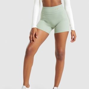 Whitney Simmons x GYMSHARK shorts V2